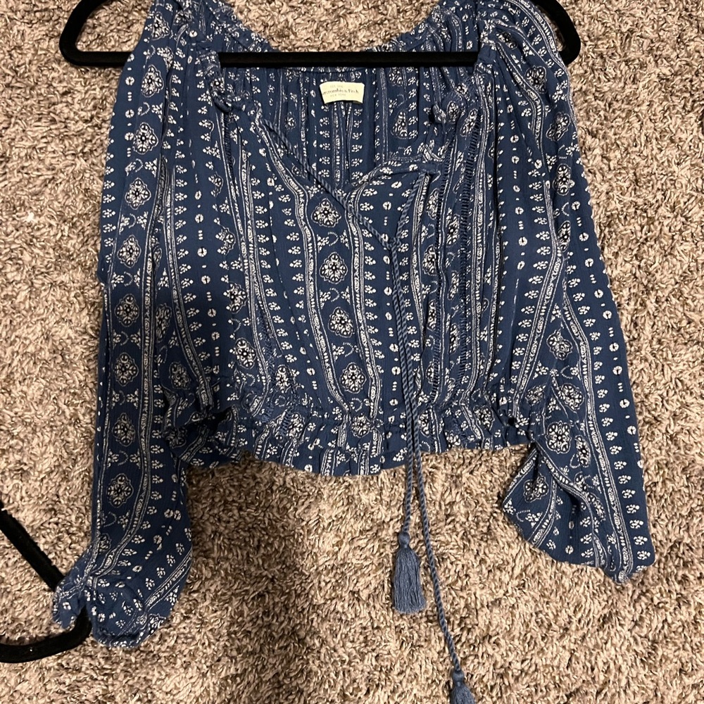 Tops - Picture 2 of 10